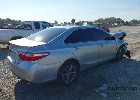 2016 Toyota Camry Le/Xle/Se/Xse z USA, uszkodzony, nr VIN 4T1BF1FK5GU568720